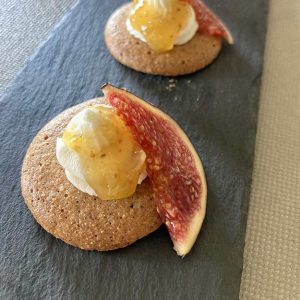 biscotti alle nocciole con fichi